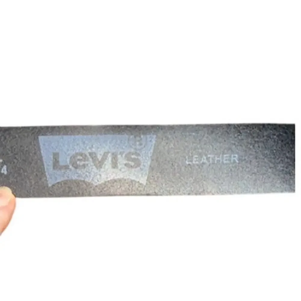 Levi’s Men’s Black Leather Belt XL 42-44 Logo Buckle Made in Guatemala